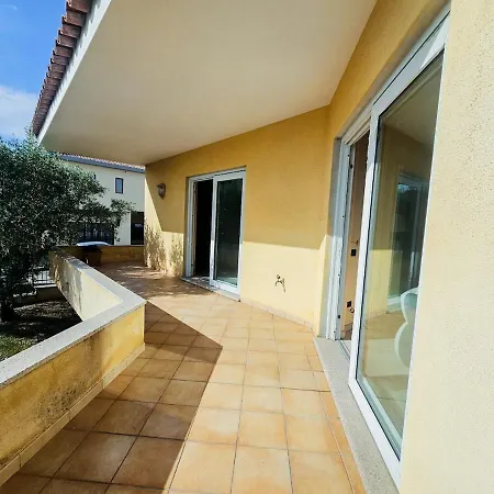 Smeralda - 3 Bedroom And Jacuzzi Villa Arzachena