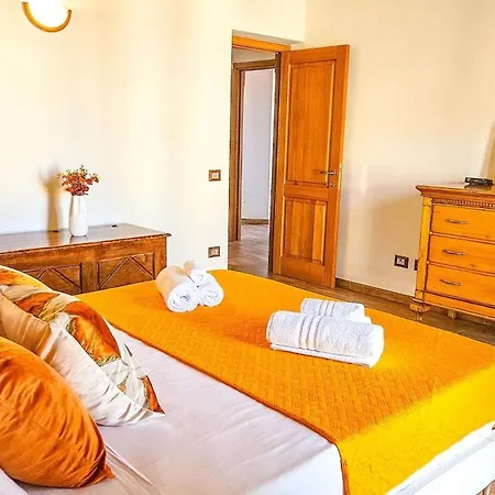 Smeralda - 3 Bedroom And Jacuzzi Villa *