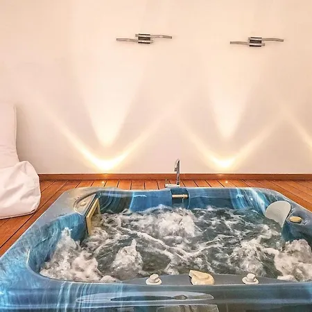 Villa Smeralda - 3 Bedroom And Jacuzzi *