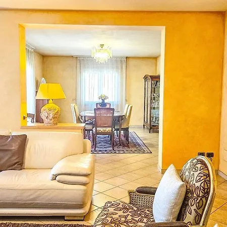 Smeralda - 3 Bedroom And Jacuzzi Arzachena