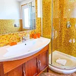Villa Smeralda - 3 Bedroom And Jacuzzi *