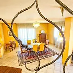 Smeralda - 3 Bedroom And Jacuzzi Arzachena