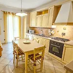 Smeralda - 3 Bedroom And Jacuzzi *