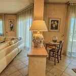 Smeralda - 3 Bedroom And Jacuzzi Villa Arzachena