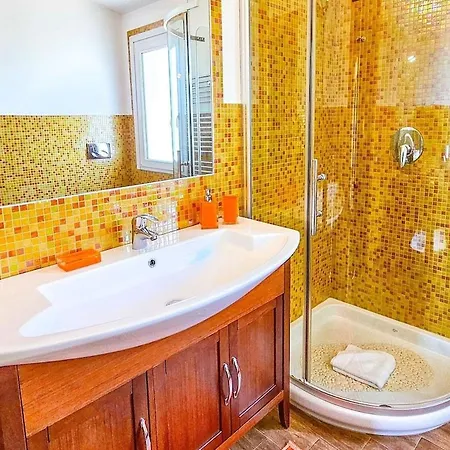 Villa Smeralda - 3 Bedroom&jacuzzi *