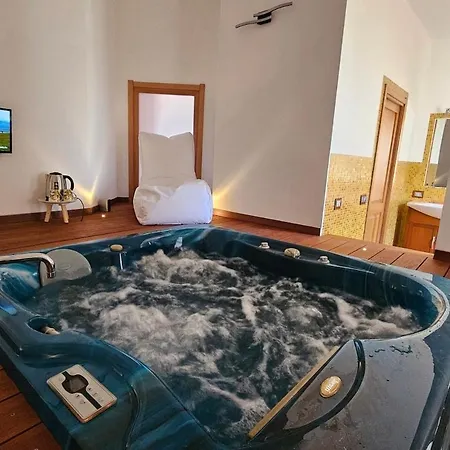 Villa Smeralda - 3 Bedroom&jacuzzi *