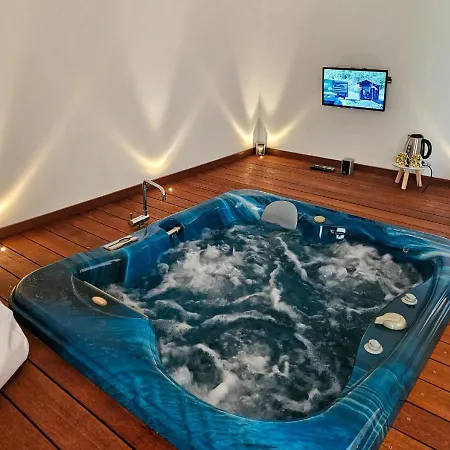 Smeralda - 3 Bedroom&jacuzzi Villa Arzachena