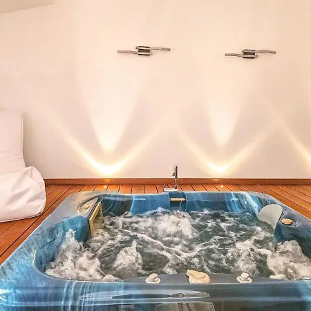 Villa Smeralda - 3 Bedroom And Jacuzzi