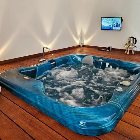 Villa Smeralda - 3 Bedroom&jacuzzi Arzachena