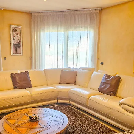 Villa Smeralda - 3 Bedroom&jacuzzi