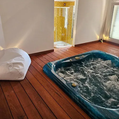 Smeralda - 3 Bedroom&jacuzzi Villa Arzachena